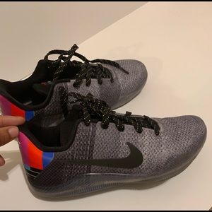Nike Kobe Bryant grey/black sneakers